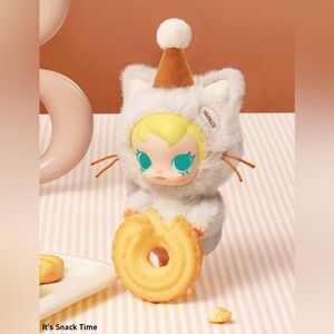 Pop Mart Baby Molly Pocket Friends Vinyl Plush Pendant - It’s Snack Time